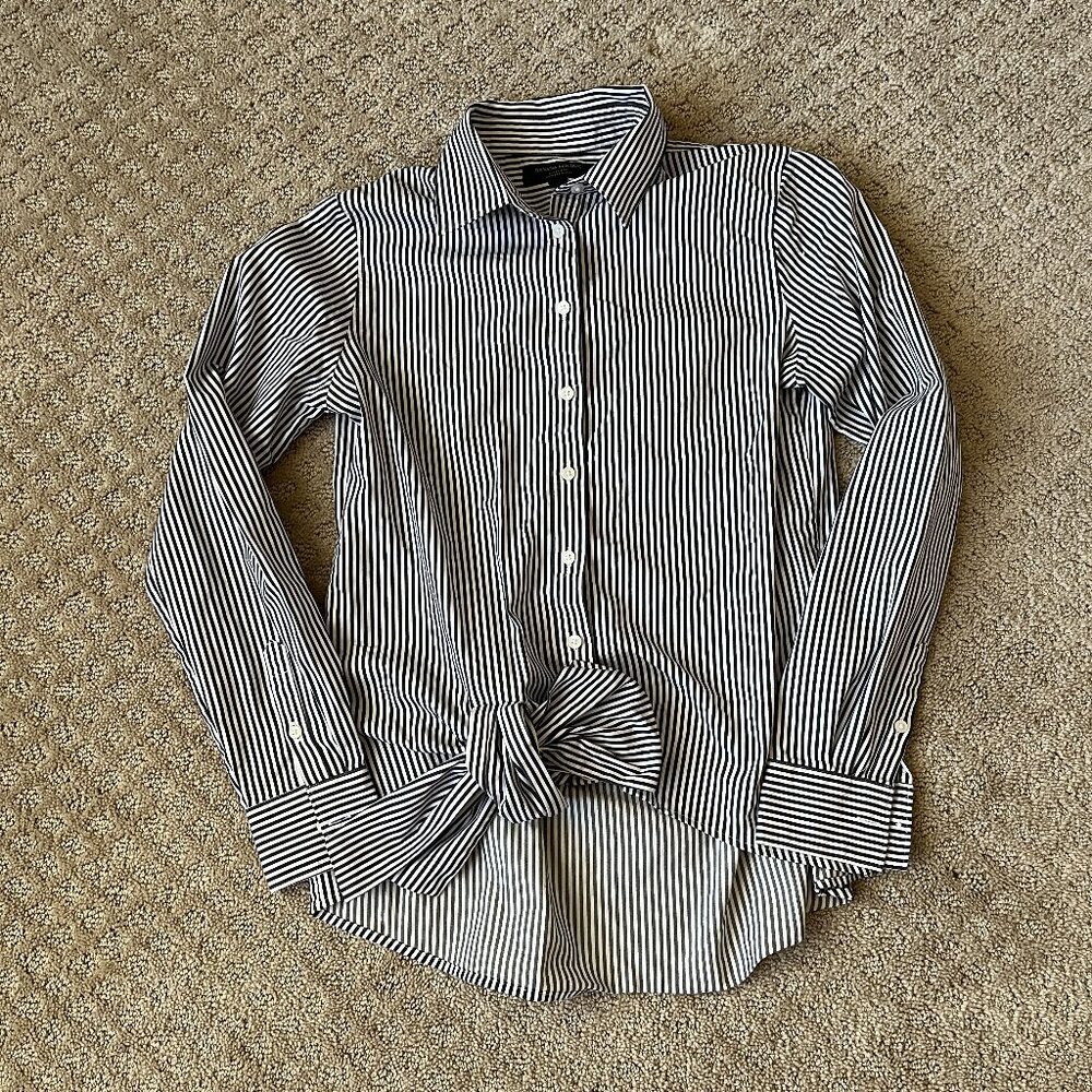 Banana Republic Dillon Button Down Shirt Bow Detail Vertical Stripe Collar XS
